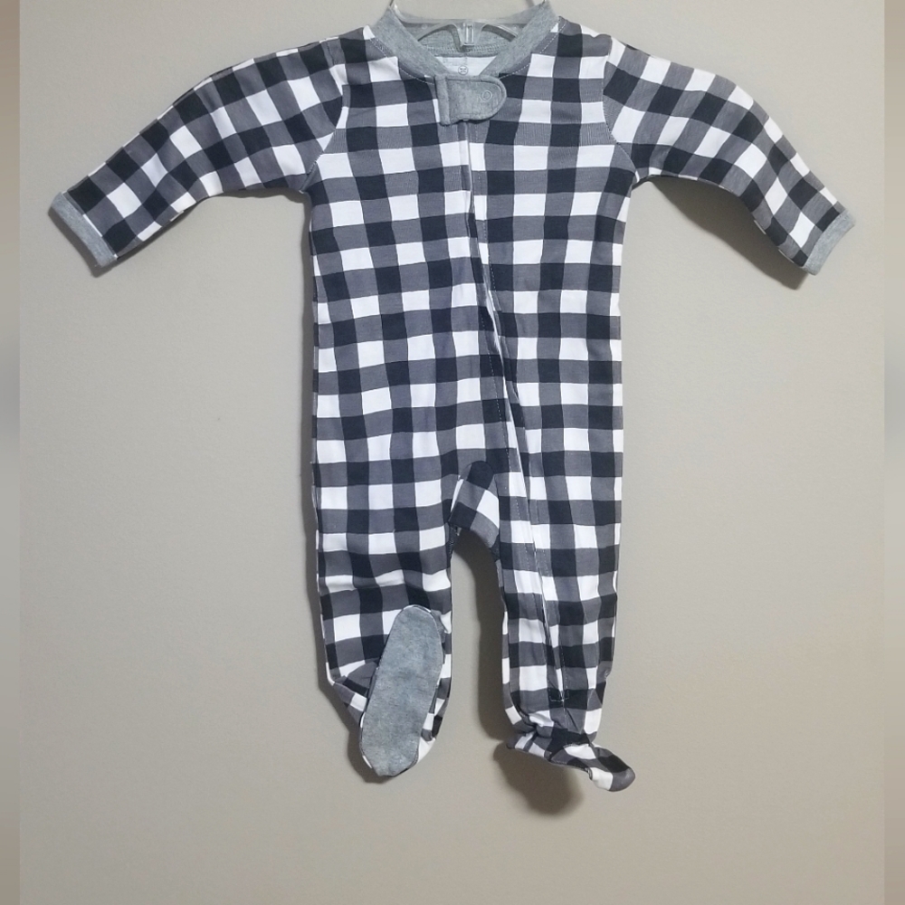 Honest Company Infant set of 2 zip up sleepers